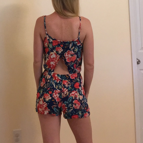 Floral Romper by Forever 21 - Picture 7 of 8